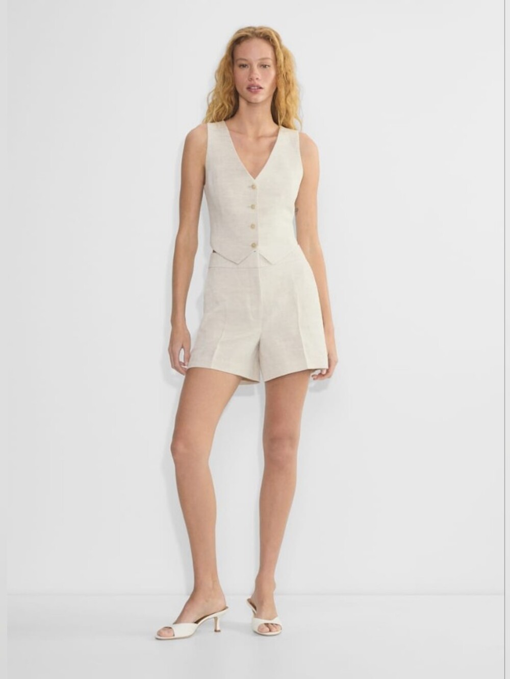 Aritzia Wilfred Limitless Short light beige textured linen blend Size 2 NWT